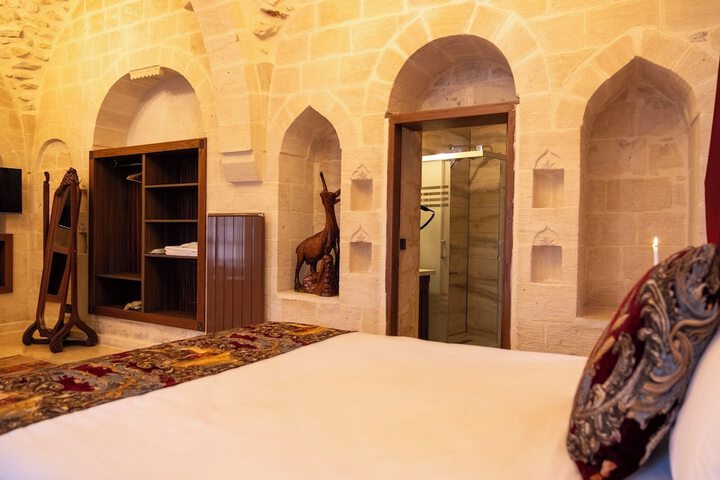 Room 9 of 70