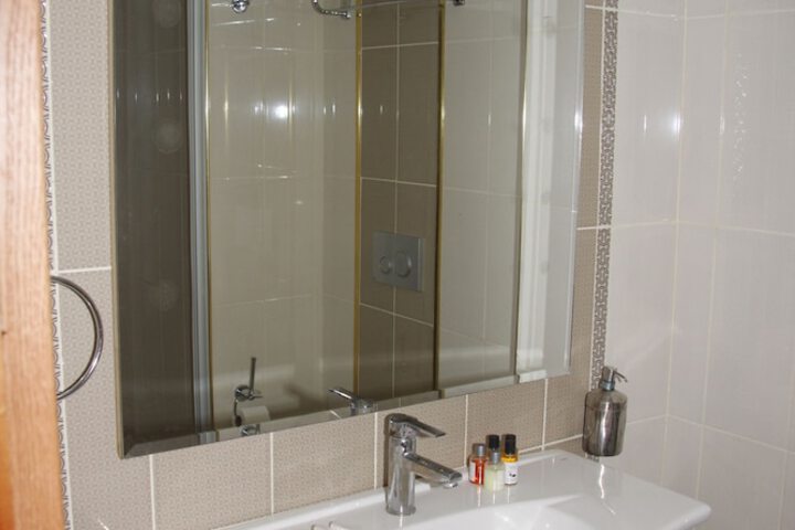 Room 15 of 24
