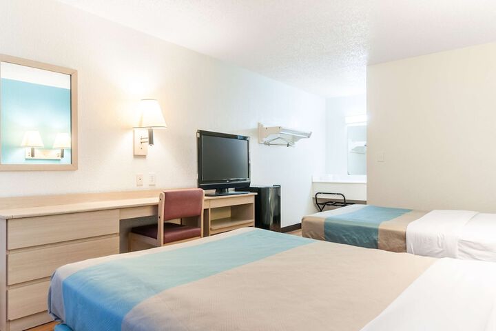 Room 3 of 27