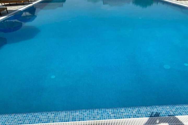 Pool 11 of 25