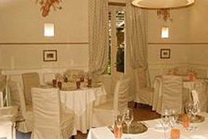 Ballroom/Hall 2 of 44