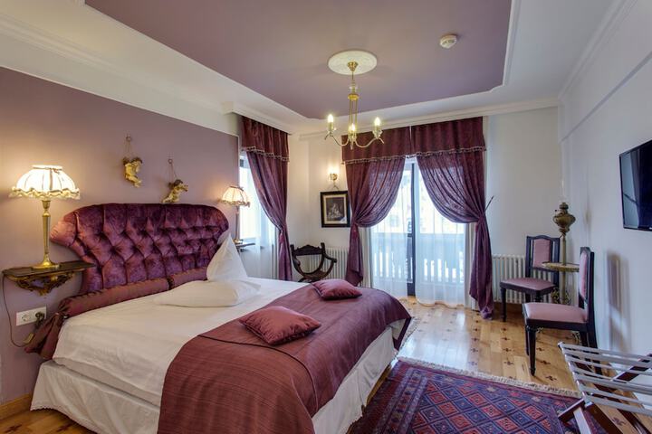 Room 18 of 37