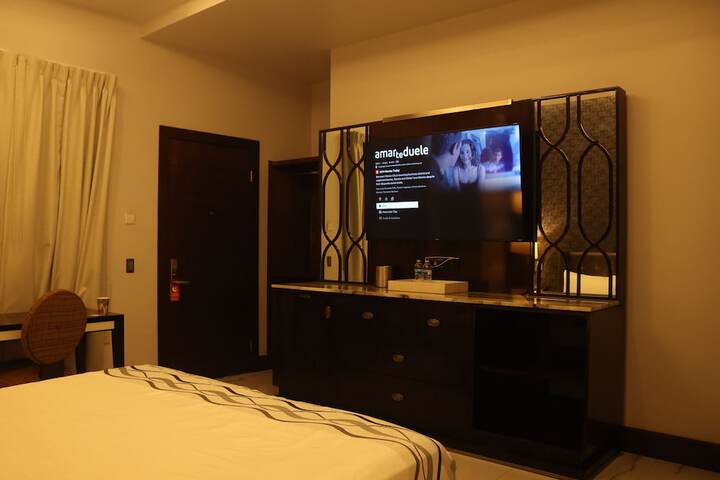 Room 9 of 37