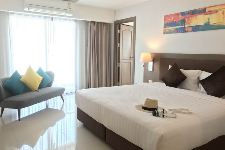 Room 30 of 103