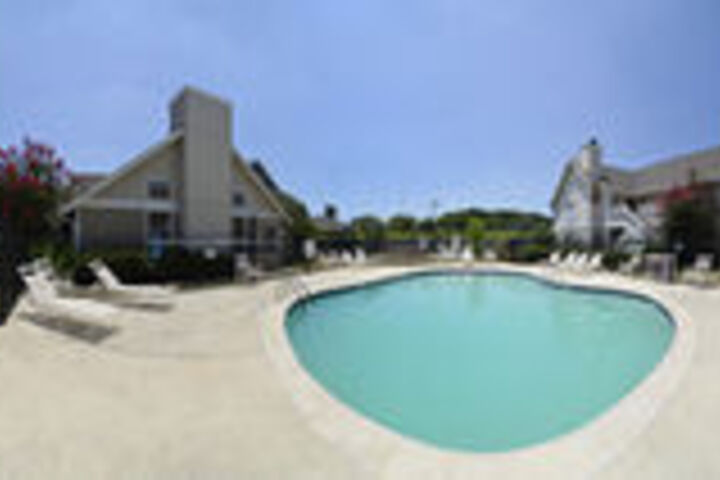 Pool 35 of 40