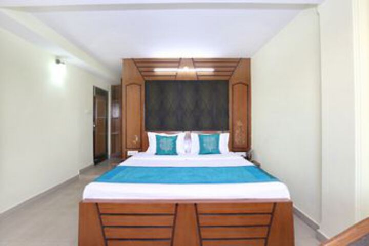 Room 3 of 16