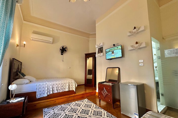 Room 13 of 35