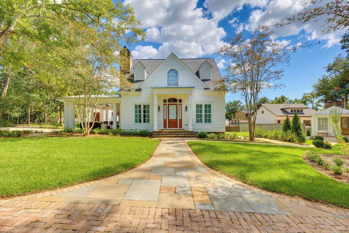 Luxe Fairhope Home w / Covered Patio: Walk to Bay
