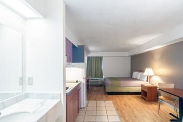 Room 7 of 35