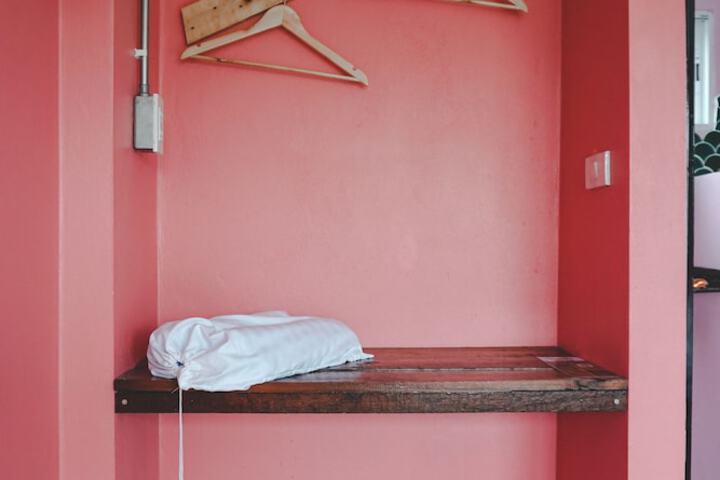 Room 44 of 122