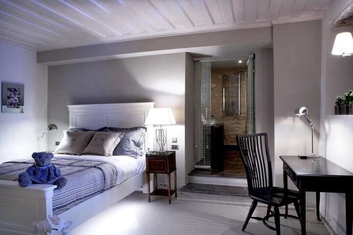 Room 13 of 81