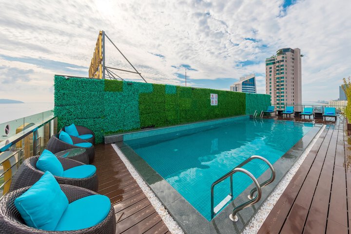 Pool 44 of 65
