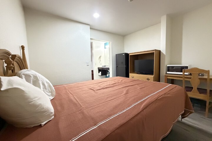 Room 19 of 28