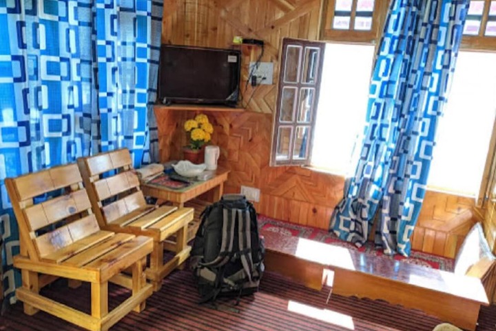 Room 12 of 36