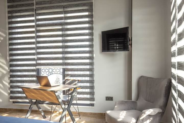Room 17 of 44