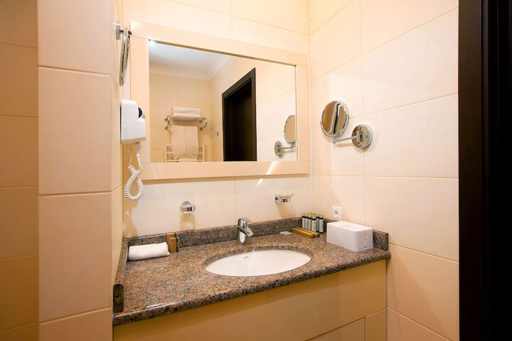 Room 20 of 119