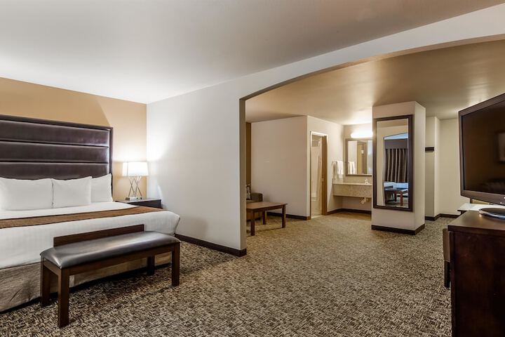 Room 6 of 14
