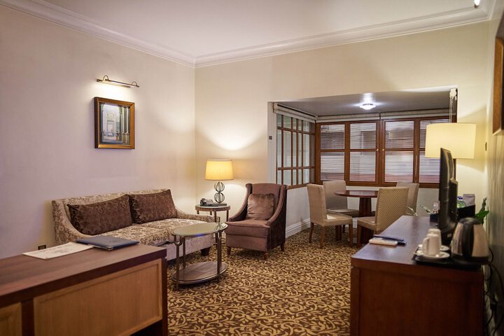 Room 35 of 84