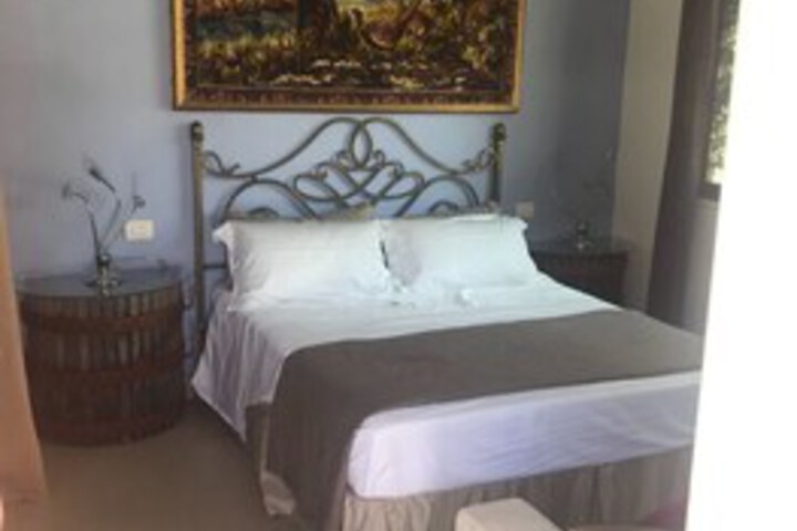 Room 34 of 40
