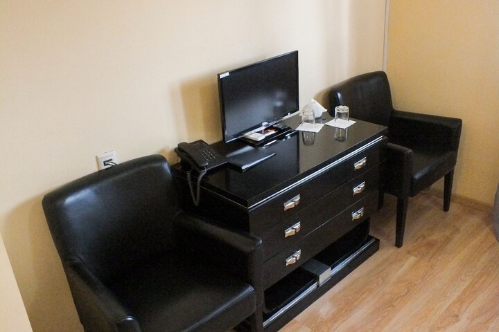 Room 8 of 62