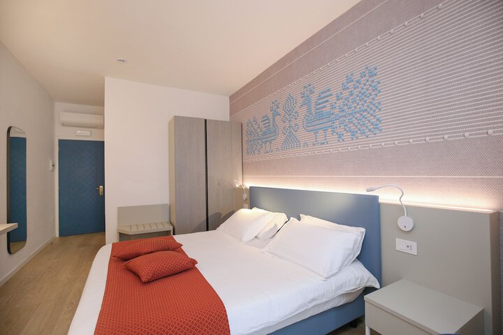 Room 40 of 221