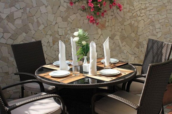 Dining 33 of 40