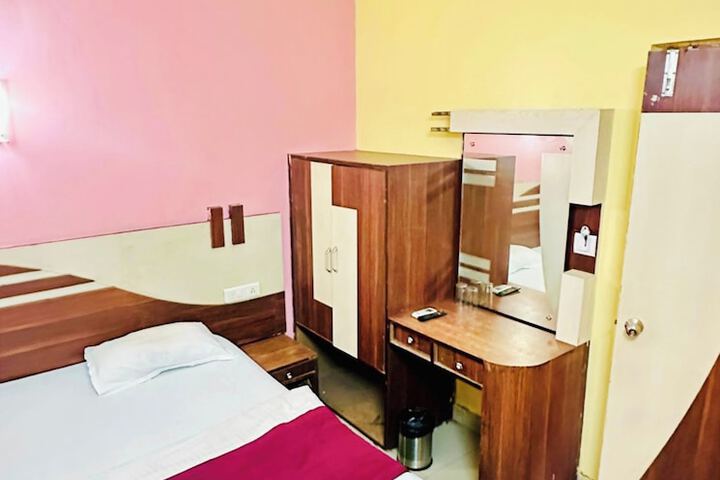 Room 7 of 26