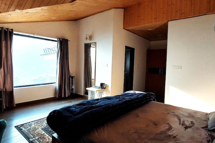 Room 9 of 23