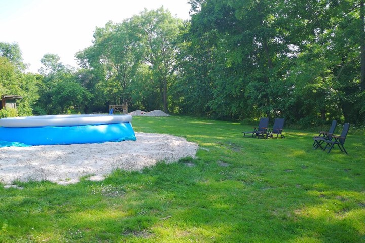 Pool 18 of 33
