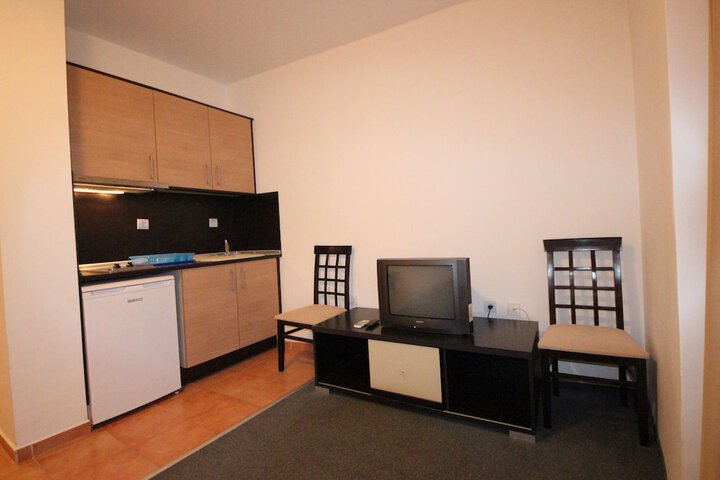 Room 66 of 177