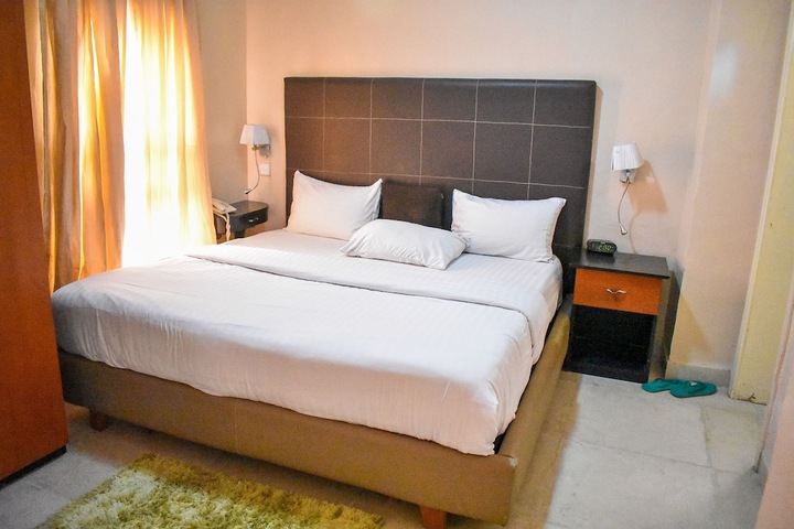Room 10 of 41