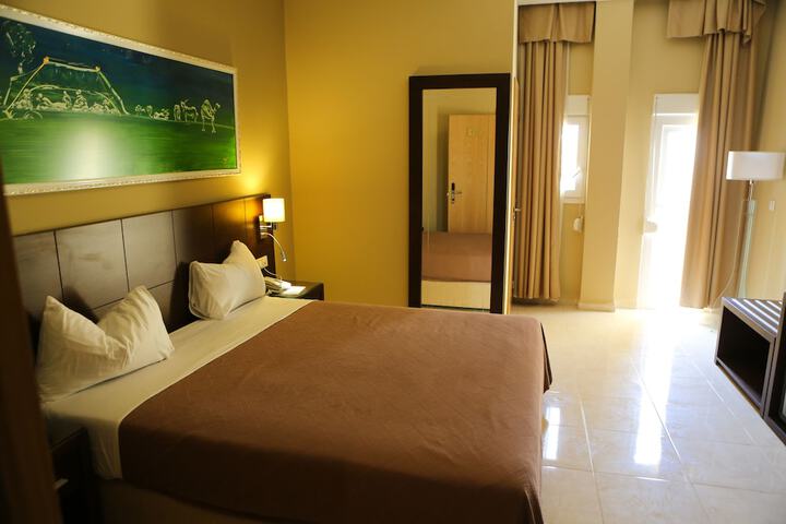 Room 5 of 42