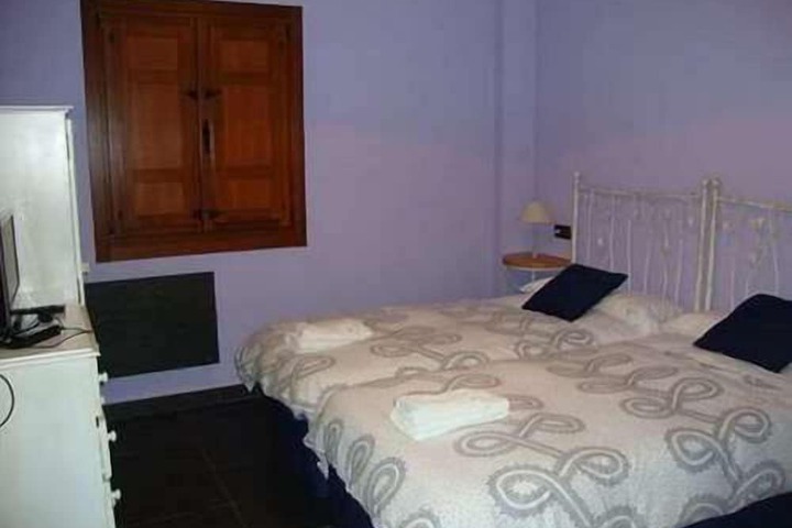 Room 4 of 49