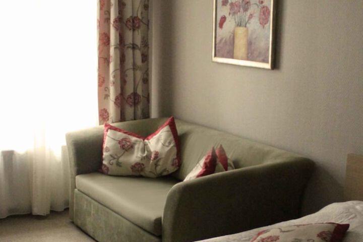 Room 12 of 69