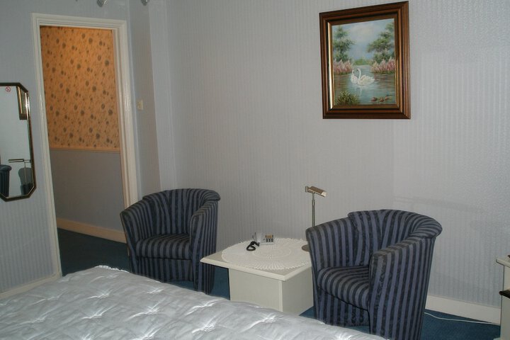 Room 11 of 24