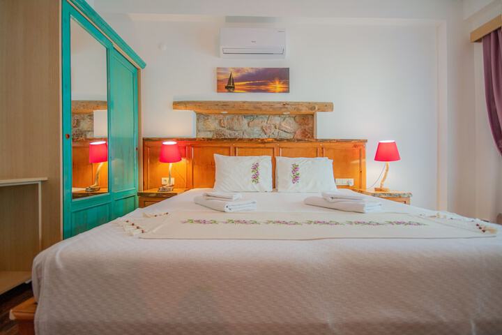 Room 4 of 36