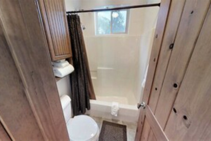 Room 6 of 30