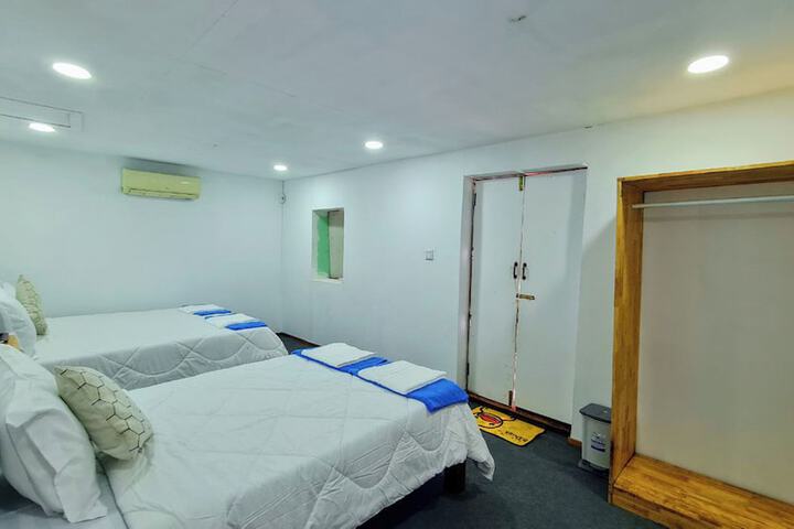Room 4 of 70