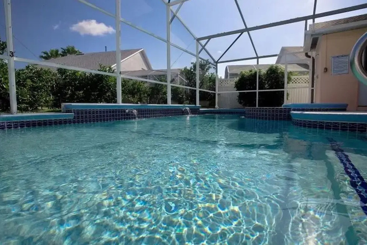 Pool 11 of 17