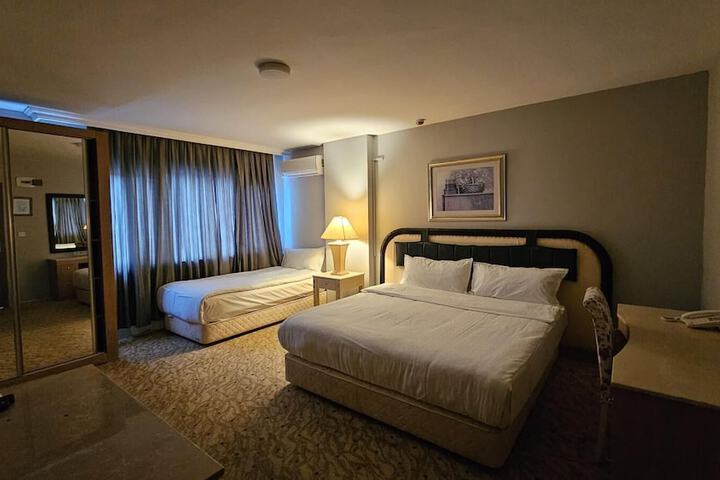 Room 21 of 116