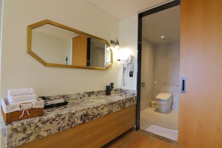 Room 159 of 190