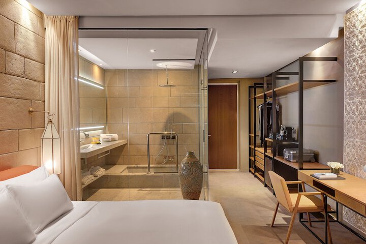 Room 10 of 74