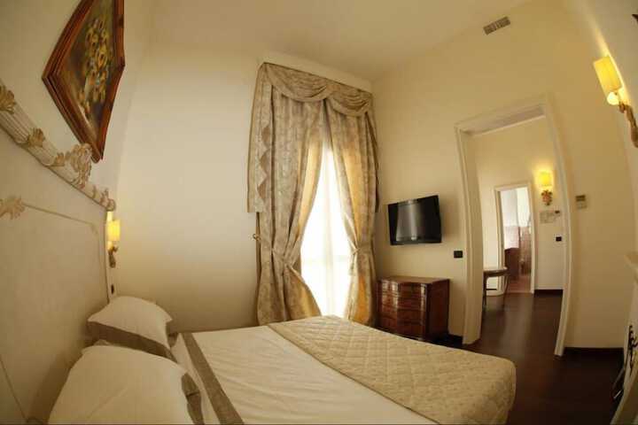 Room 13 of 61