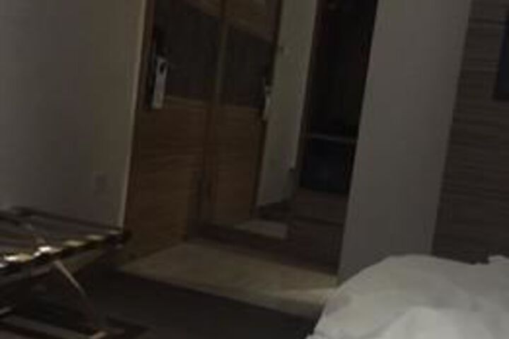 Room 34 of 69