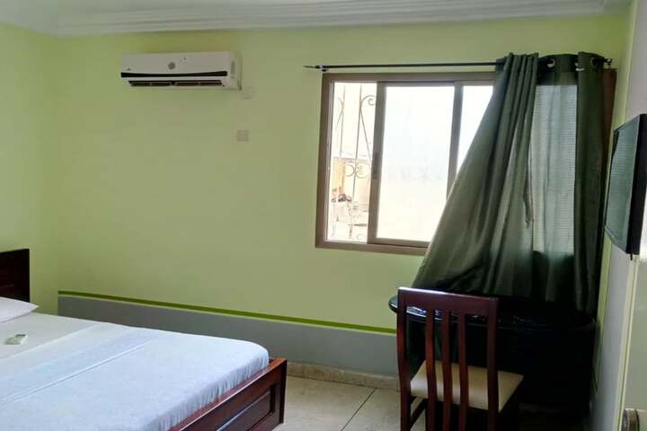 Room 15 of 25