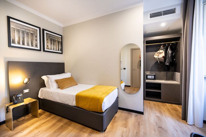 Room 32 of 104