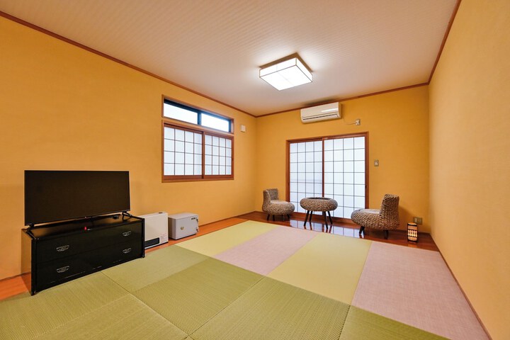 Room 10 of 43