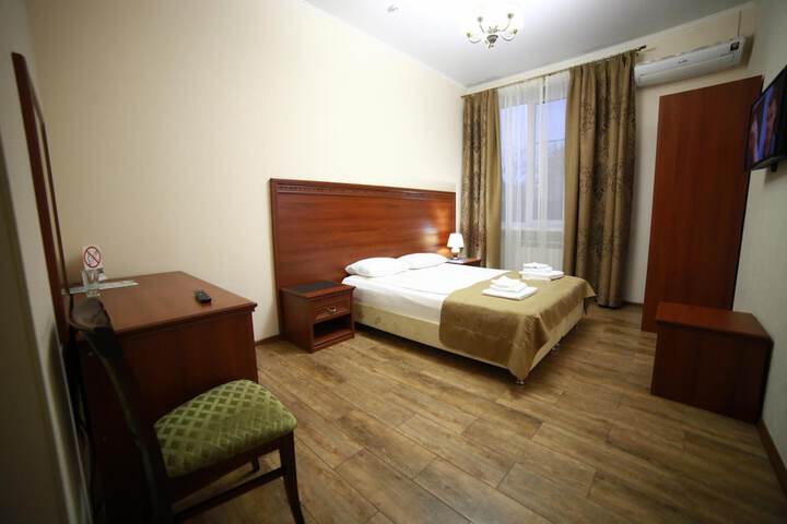 Room 32 of 60