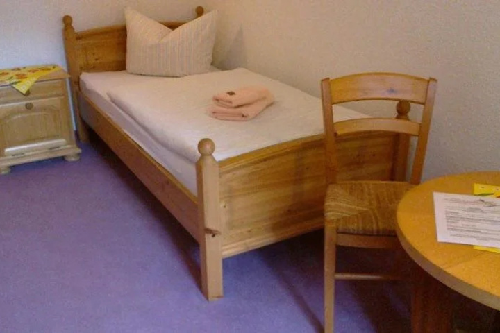 Room 2 of 19