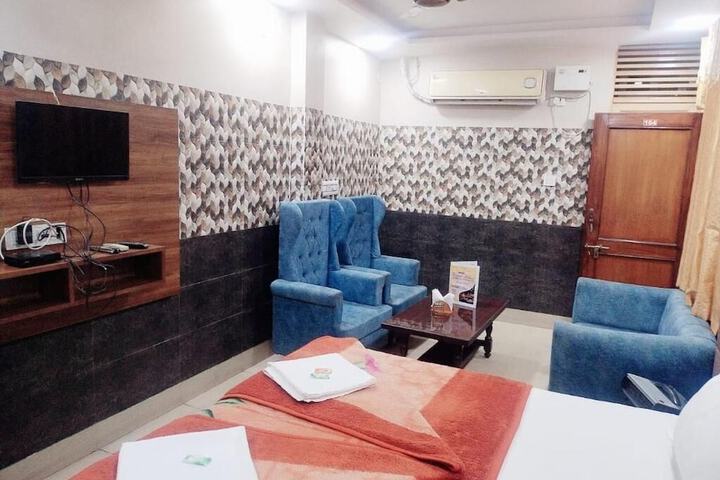Room 3 of 15